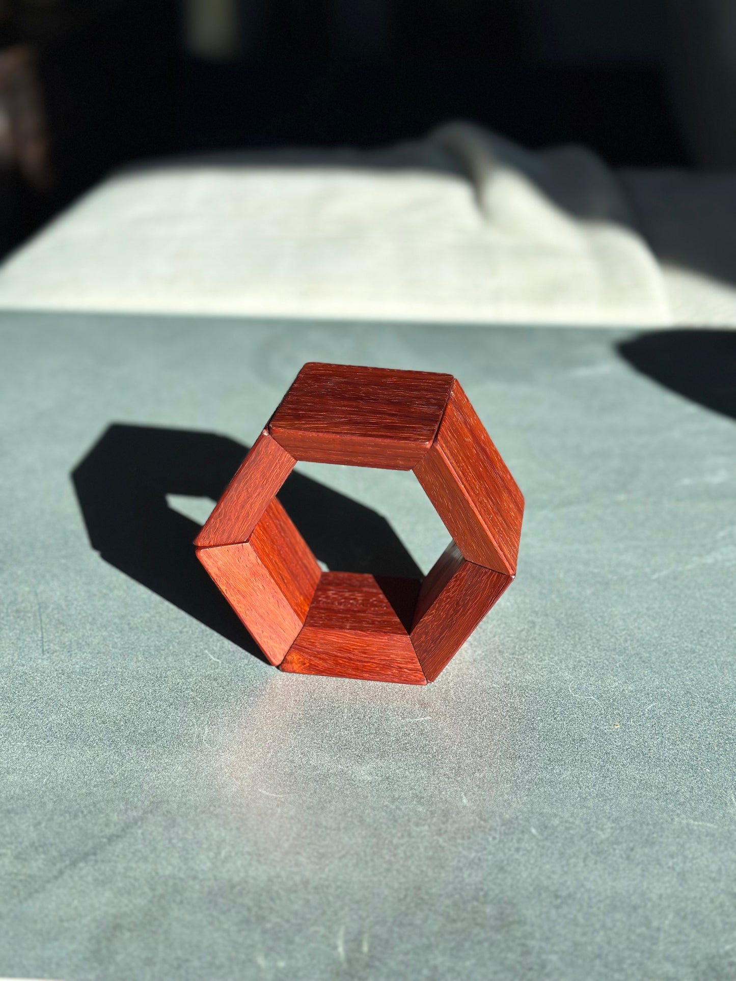 Hexagon Roba