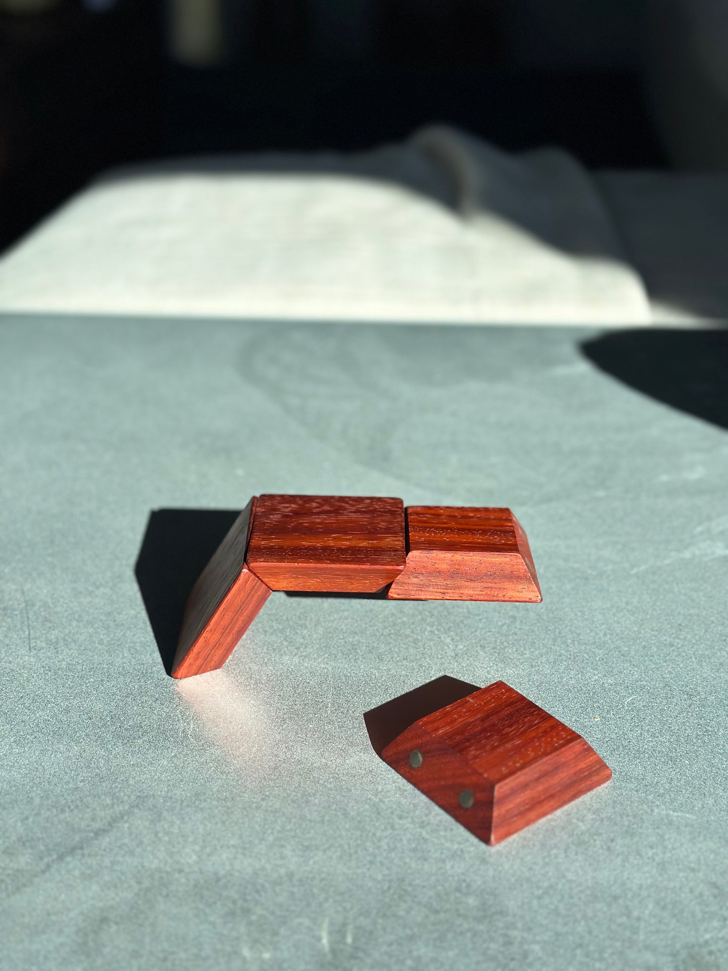 Hexagon Roba