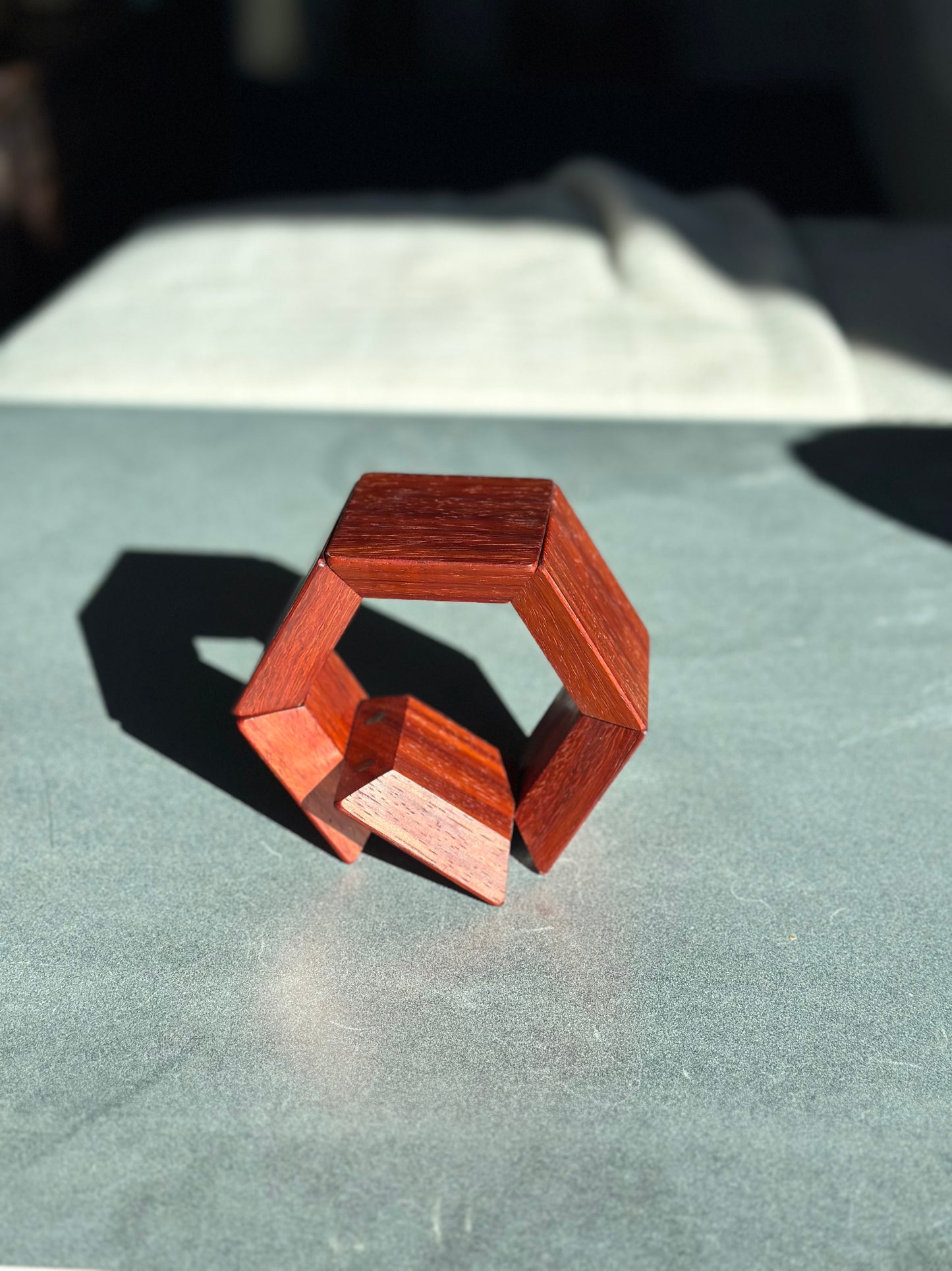 Hexagon Roba